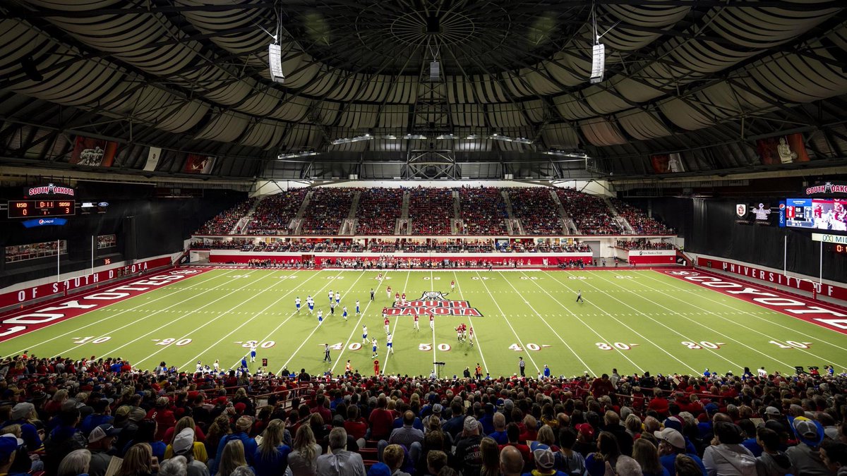 After a great conversation with @SteveFerentz I am excited to announce that I have received an offer from @SDCoyotesFB!! 🔴⚪️ @MoSSwag94 @Coach_Ceddy @CCNextLevelFB @CreekFB @adamgorney