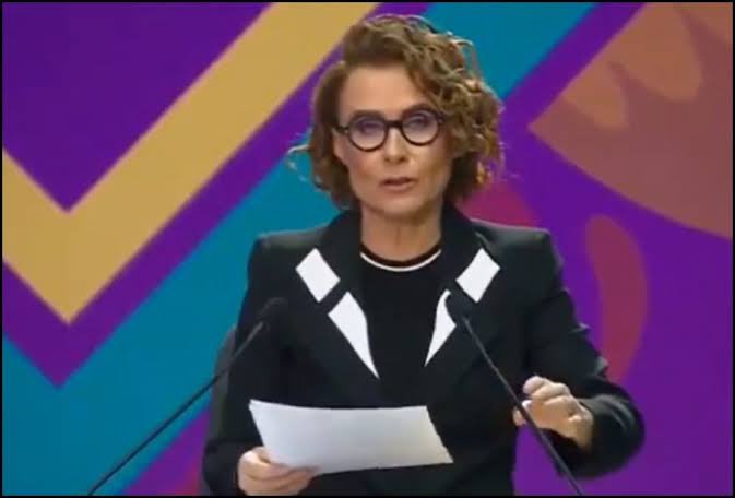 ms_camara21's tweet photo. Oigan, ¿y Denise Maerker? 😭😪

#DebateINE https://t.co/3ppn2gV3BA