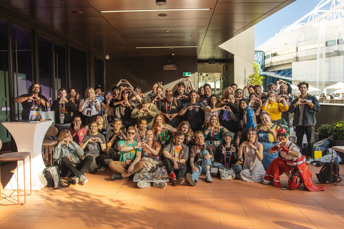 OCE Overwatch came out in force on Sunday at the <a href="/DreamHackAU/">DreamHack Melbourne</a> Overwatch Community Meetup! It was so good meeting everyone and sharing stories.

Special shout out to <a href="/Blizzard_ANZ/">Blizzard ANZ</a> (via <a href="/pog/">POG</a>) for providing goodies for the meet!

📷 <a href="/AvatarLiger/">⬇️ Liger</a>
