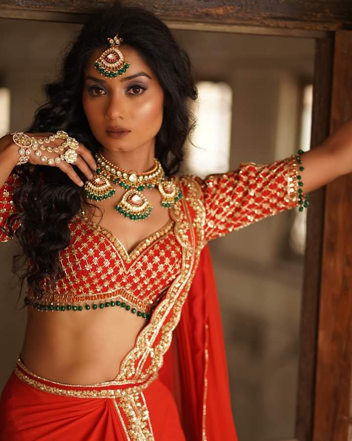 Slaying in desi style ♥️ #Karamkaur #actress @EndemolShineIND @ColorsTV @imvangasandeep @Anilsharma_dir @CastingChhabra