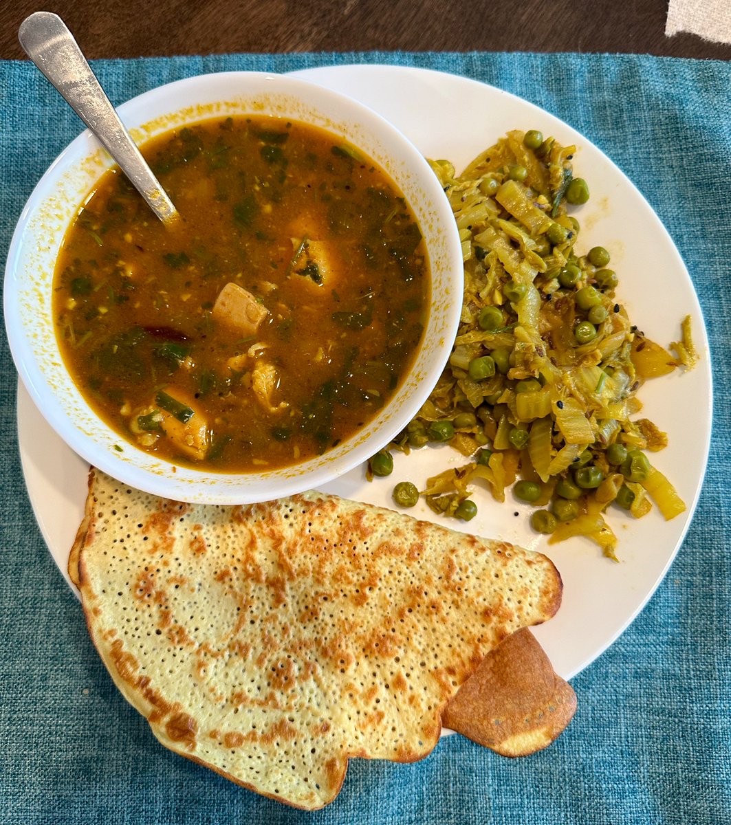 A simple Indian dinner tonight. 

Spicy chicken curry. 
Cabbage peas bhaji. 
Dosa. 
😋👌

#twittersupperclub #indianfood #curry #chicken #chickencurry #cabbage #peas #spicy #homecooking #cook #dinner