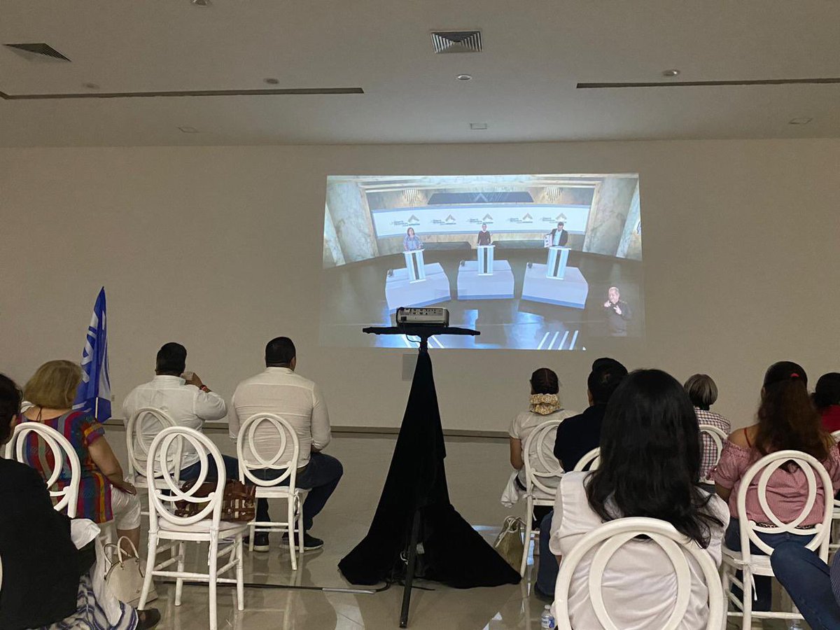 Desde #Chiapas todo el respaldo para nuestra próxima Presidenta <a href="/XochitlGalvez/">Xóchitl Gálvez Ruiz</a> en el #DebateINE.

¡Con propuestas y sin pretextos! #Xochitl2024