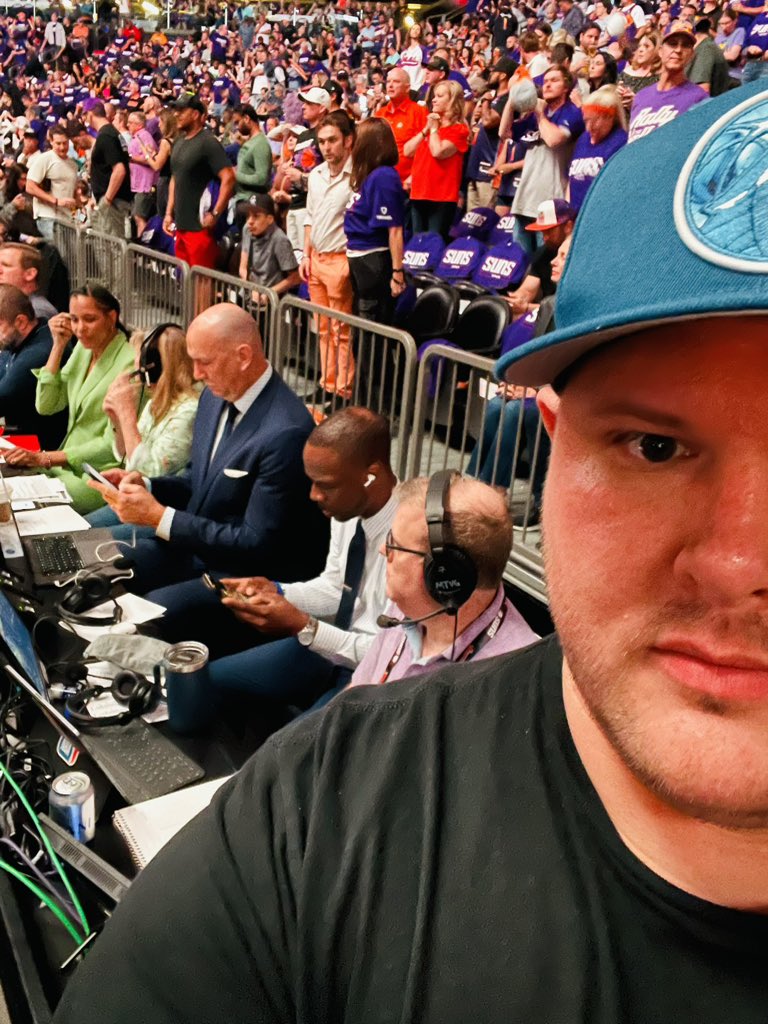 tgifreitag tweet media