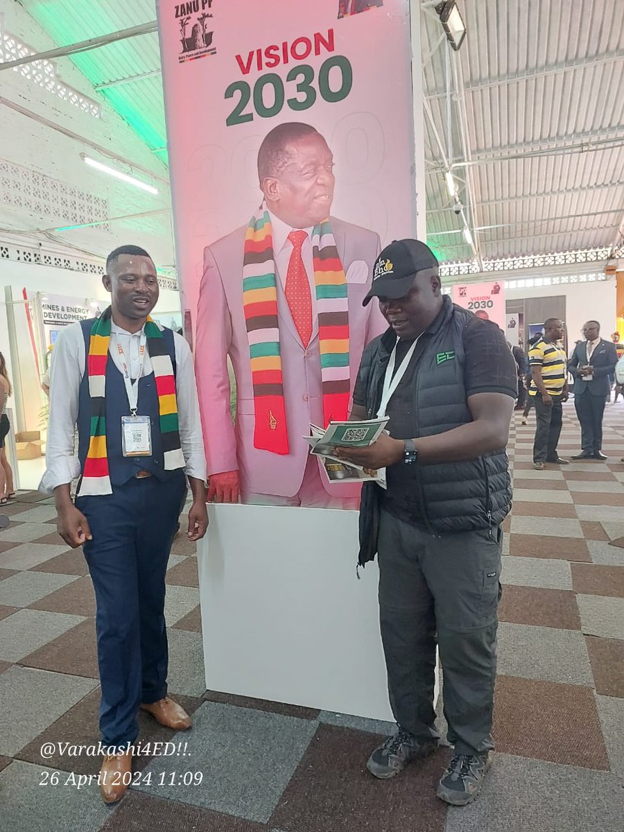 At #ZITF2024, I came across my mentor, commander PB Member Cadre @TendaiChirau at @ZANUPF_Official stand. He's the man who encouraged me to return frm SA whre I was working. He said to me, 'rule # one, lets keep on defending our country, our Party and our President' Salute✊️🇿🇼