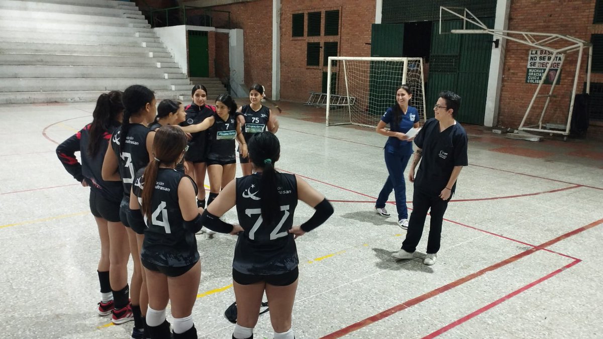cpts1109's tweet photo. #PracticasPsicologiaSISSU en la Comunidad deportiva Legions Voley Club. Tema:Trabajo en Equipo 
Objetivo:incrementa la motivación y favorece las habilidades sociales de las jugadoras.
@BlancoNatalia10

@ElOIRdelaRegión #DeporteYBienestarMental #Girón #MasUnadMasEquidad https://t.co/7fnw4vfgAl