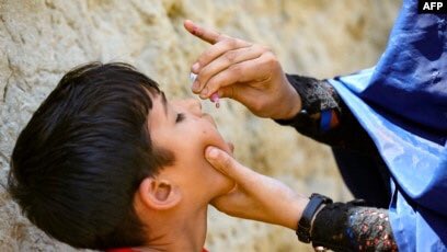 اداره‌ی افغانستانِ عاری از فلج کودکان اعلام کرده که از ام‌روز دوشنبه در سراسر افغانستان هم‌زمان با تطبیق واکسین پولیو، برای اطفال ویتامین ( A) نیز داده می‌شود.