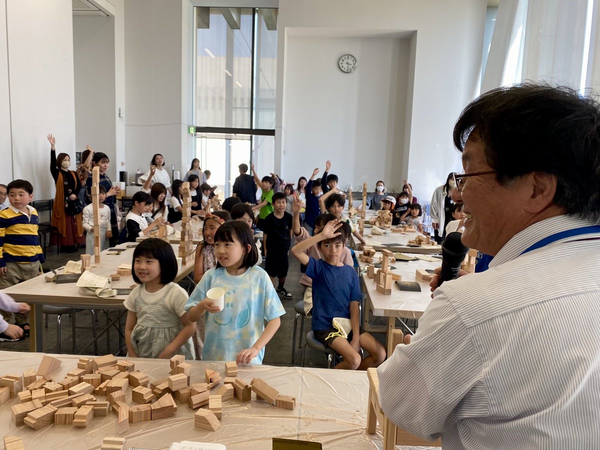 3232mitsuoka's tweet photo. 多くのことを学び、何度も心を動かされた1週間。
自分自身「今」をもっと夢中になって生きたいと思いましたし、未来をつくる子どもたちが挑戦できる環境をつくりたいと使命感を抱きました。
何度も折れそうになりながら走り続け、大事なことに気づけました。
沢山のご協力ありがとうございました！ https://t.co/T0OZeCttsh