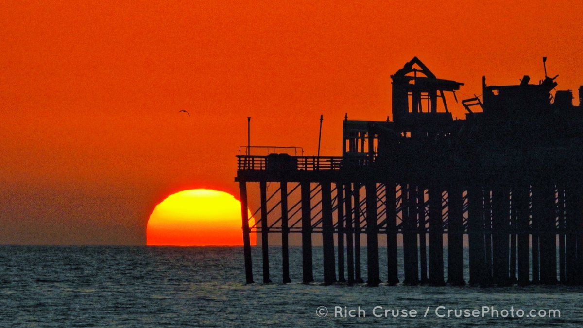 #OceansidePier #Sunset.  #StormHour #ThePhotoHour #CAWX #SanDiegoWX  #Oceanside  @VisitCA  @visitsandiego  @VisitOceanside  @NikonUSA