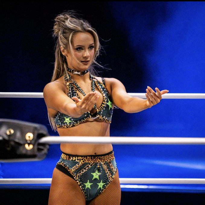 Battling with <a href="/notasmoak/">Nattie Evans</a> never gets tiring.