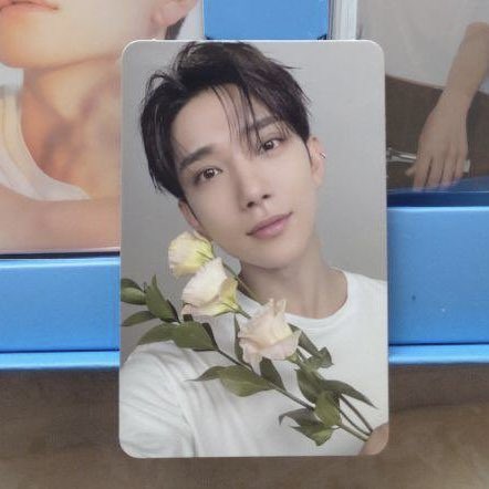 joshuaarchive's tweet photo. #JOSHUA 17 is right here photocard https://t.co/CyoglbHKoB