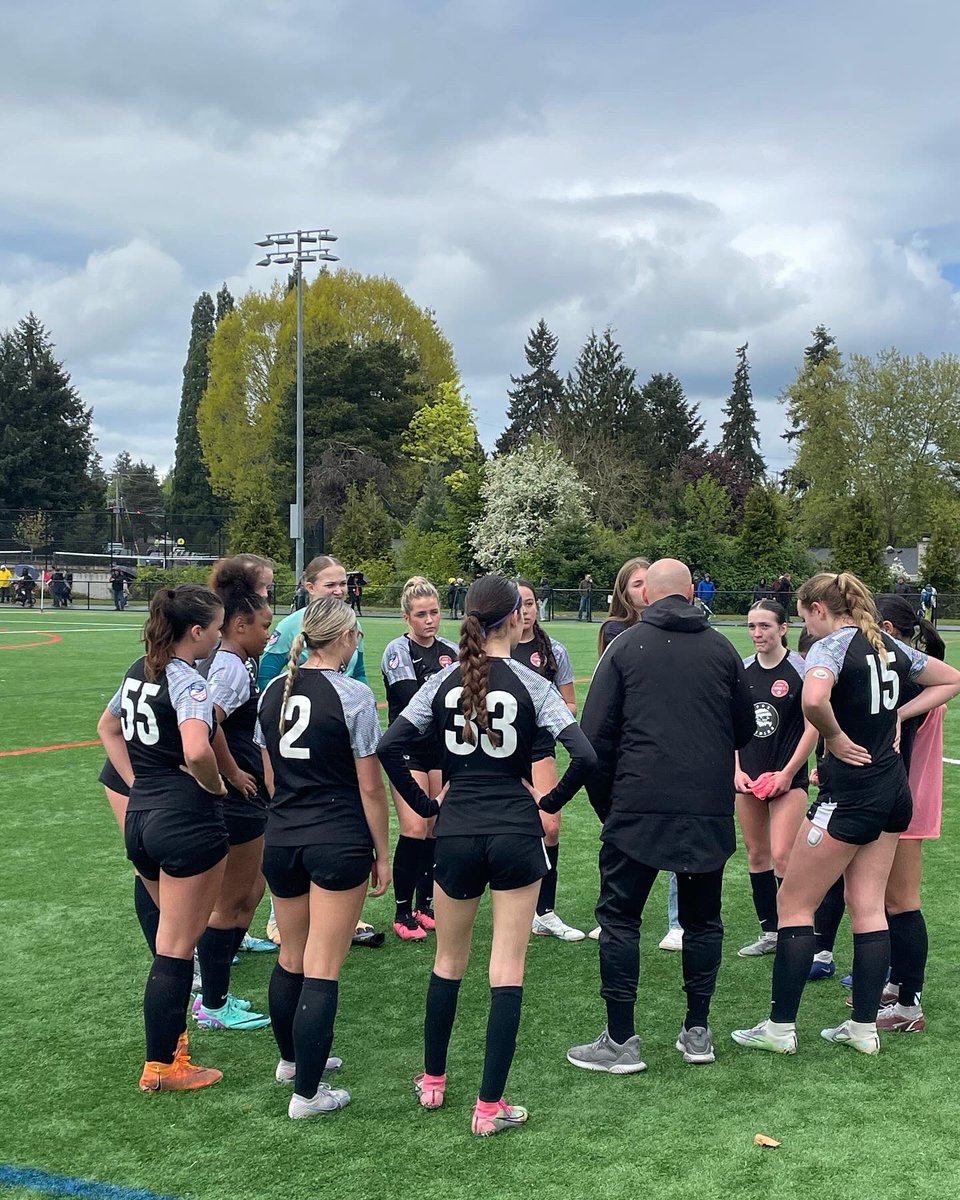 GregMaas11's tweet photo. Our incredible run has come to an end (11-0-6). Today, wasn’t our day, but I couldn’t be more proud of this team. GU16 Premier Gold Champions and State Cup Semifinalist. Many thanks to the players and our supportive parents. What a season! #ThisIsEastside 💫 https://t.co/CCNlHK0lrm