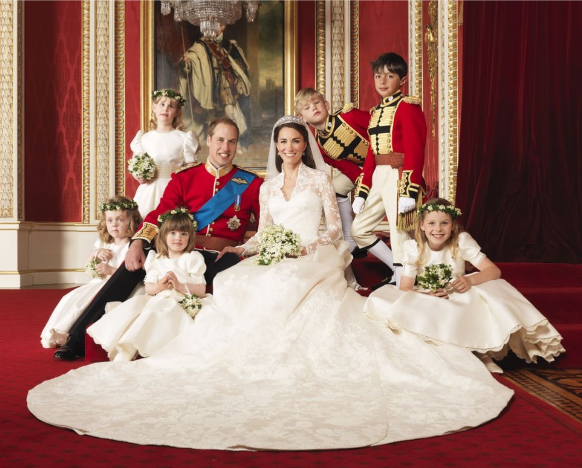 Happy 13th Anniversary William and Catherine 👑🥂
#PrinceandPrincessofWales

📷: Hugo Burand