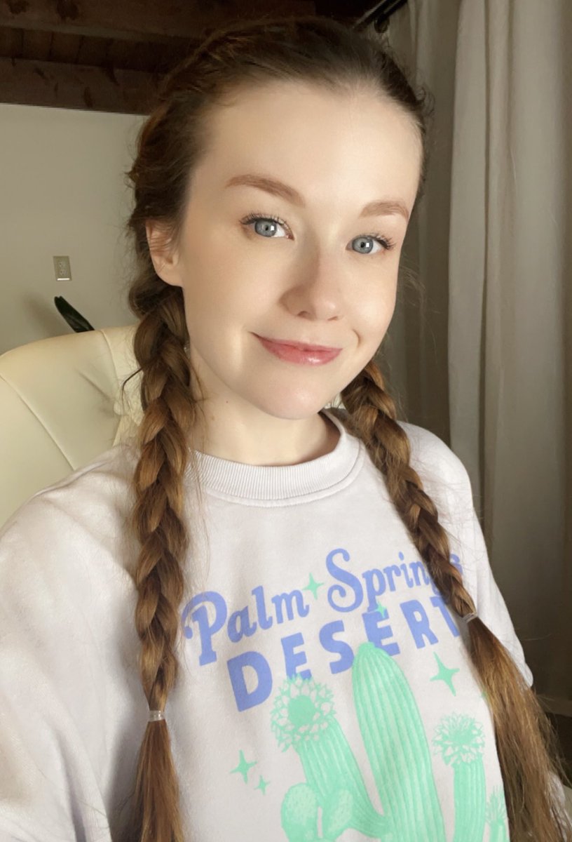 Live on twitch for the community night! Twitch.tv/emilybloomshow