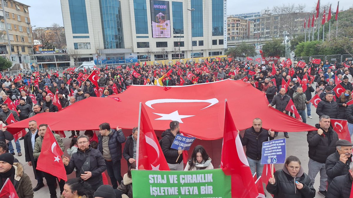 Bugün yapılacak olan toplantıda, tabanın sesi dinlenmeli, sizlerden ricalarımıza ve isteklerimizi bildirmelisiniz. Staj ve Çıraklık SGK Başlangıcı Olmalı @turkiskonf @hakiskonf @diskinsesi @Tisk_kurumsal @B_Palandoken @TUSIAD @TOBBiletisim @iloankara Çırak Stajyer Meydanlara…