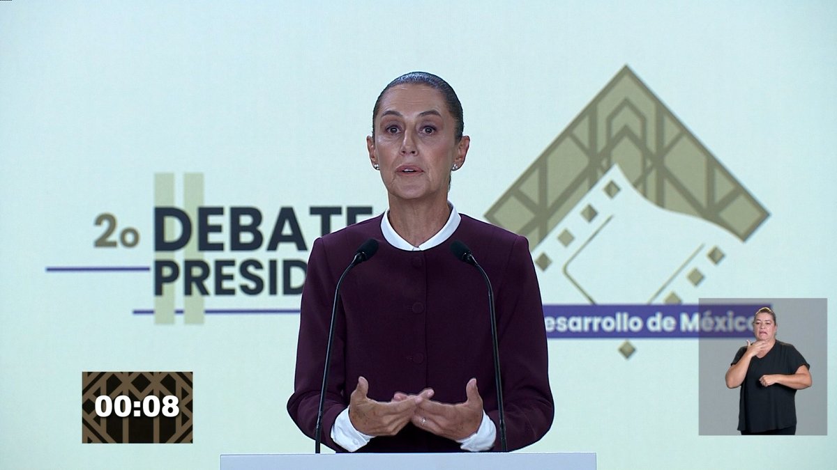 CNNEE's tweet photo. Claudia Sheinbaum asegura que la diferencia entre ricos y pobres disminuyó de 35 a 17 veces. 

🔎  Este dato es inexacto. Te explicamos por qué: https://t.co/V3VrsI9mqs https://t.co/IMpHaeI8iR