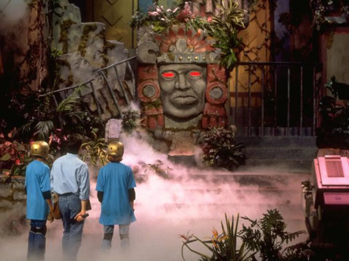 LaMalaC's tweet image. Sugiero este escenario para el tercer debate.