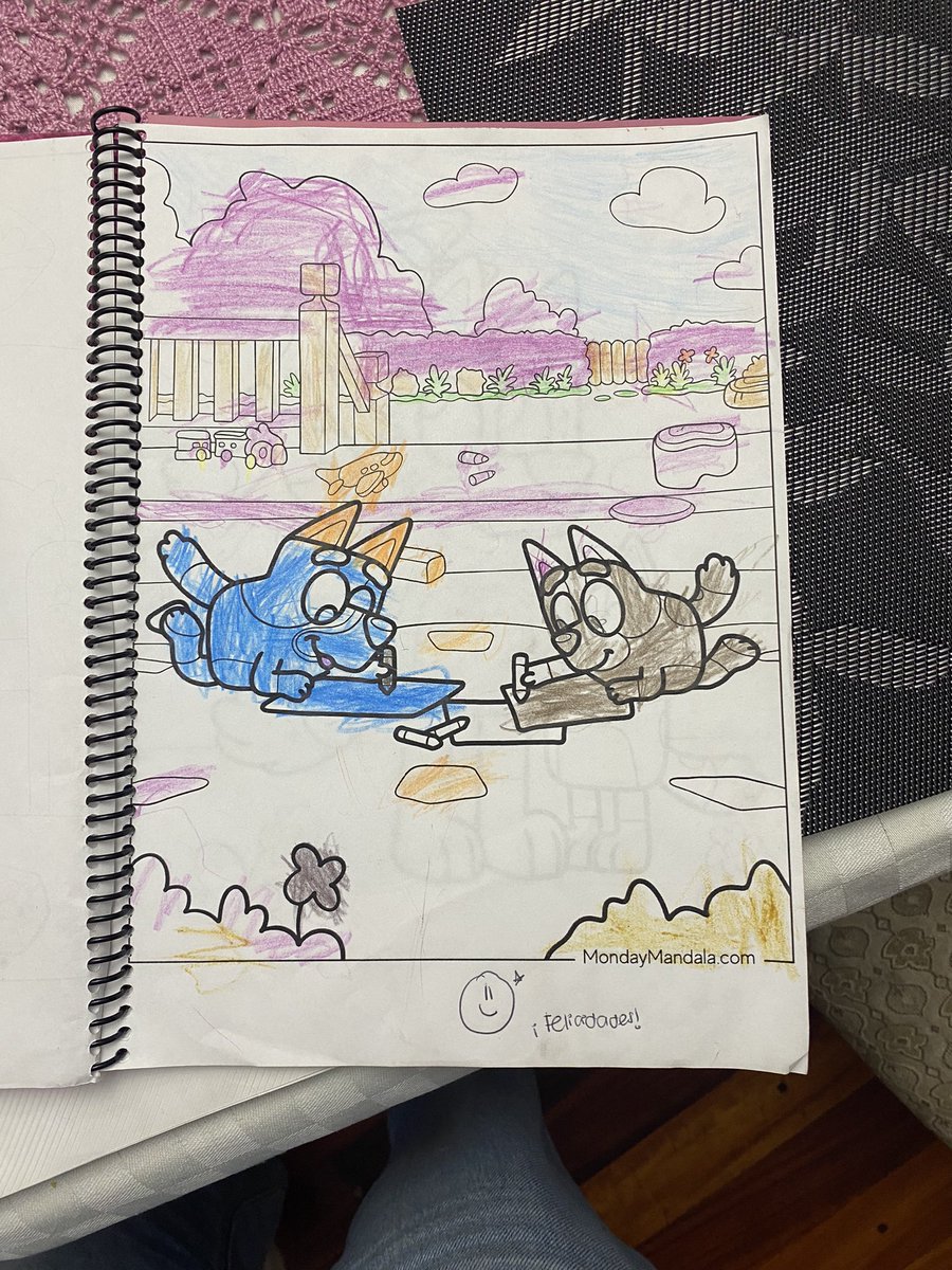 Mi Agustina pinta de distintos colores las cosas (ella elige), casi sin salirse de las líneas, agarrando las pinturas con pinza digital… 

What? 🤯
2 años 4 meses tiene, 2 AÑOS 4 MESES 😱