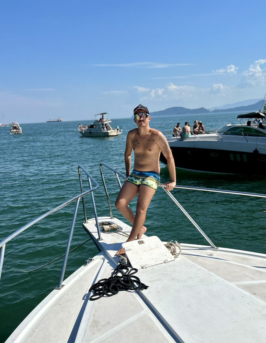 Patricky2212's tweet photo. VER NA VIDA ALGUM MOTIVO PRA SONHAR
TER UM SONHO
MAR 🛥️ https://t.co/oFEhFyN63X