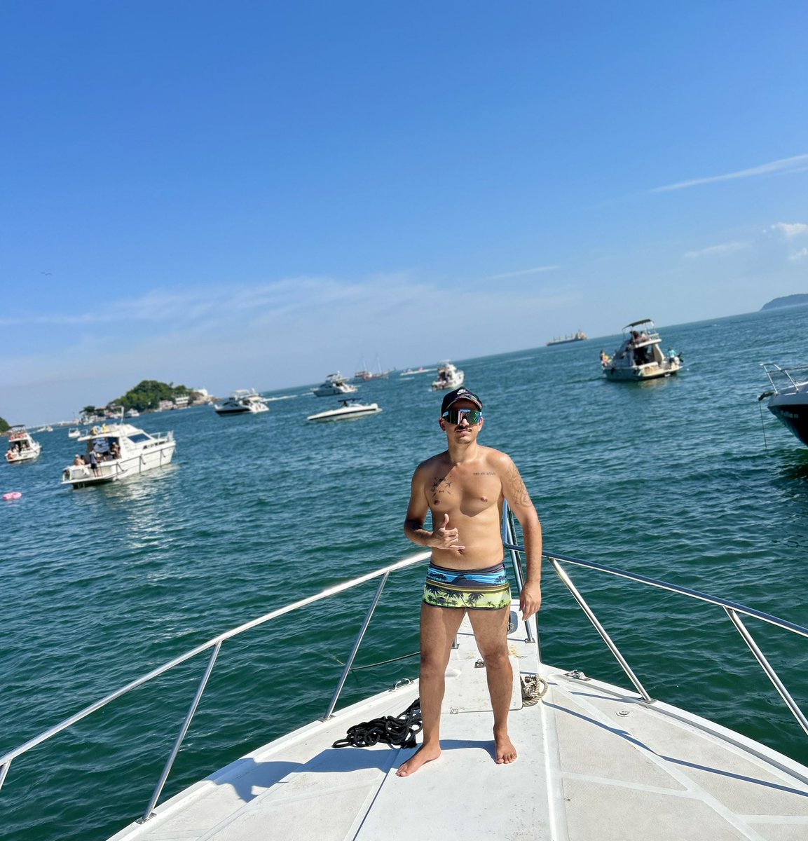 Patricky2212's tweet photo. VER NA VIDA ALGUM MOTIVO PRA SONHAR
TER UM SONHO
MAR 🛥️ https://t.co/oFEhFyN63X