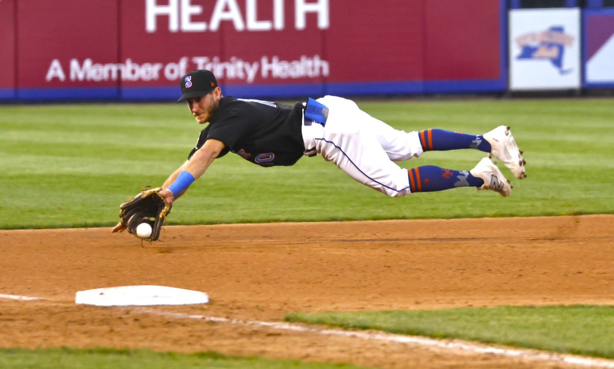 ProfCard4 tweet media