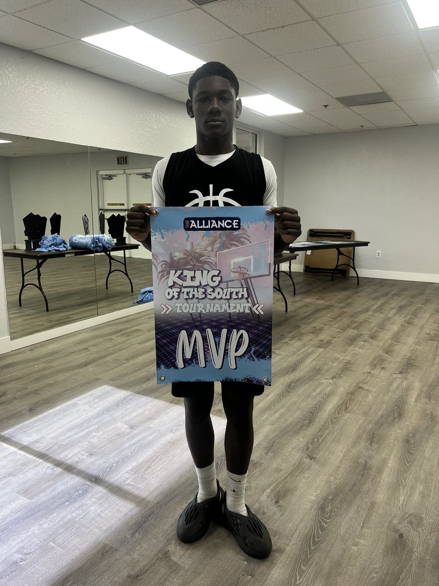 Ty'Rique Alty (@tyrique_alty) on Twitter photo MVP of King of The South Tournament
Averaging 18.3 points 4 assists 3 rebounds and 5 steals 🔥per game <a href="/CoachChrisIGMBB/">Chris Brooks II</a> MVP of King of The South Tournament
Averaging 18.3 points 4 assists 3 rebounds and 5 steals 🔥per game <a href="/CoachChrisIGMBB/">Chris Brooks II</a>