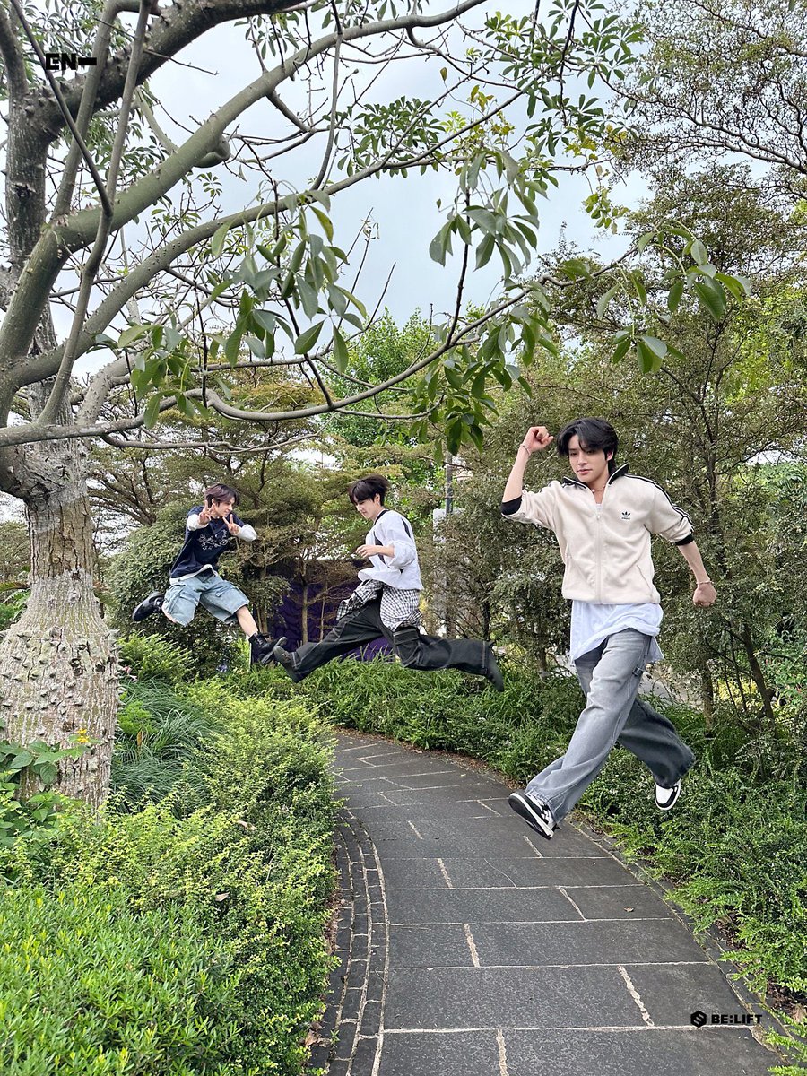 jungwonyangx's tweet photo. Had so much fun in Singapore https://t.co/B7Xq23Eu7X
