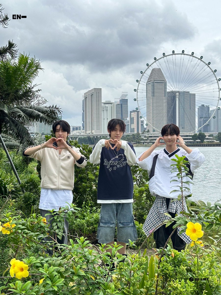 jungwonyangx's tweet photo. Had so much fun in Singapore https://t.co/B7Xq23Eu7X