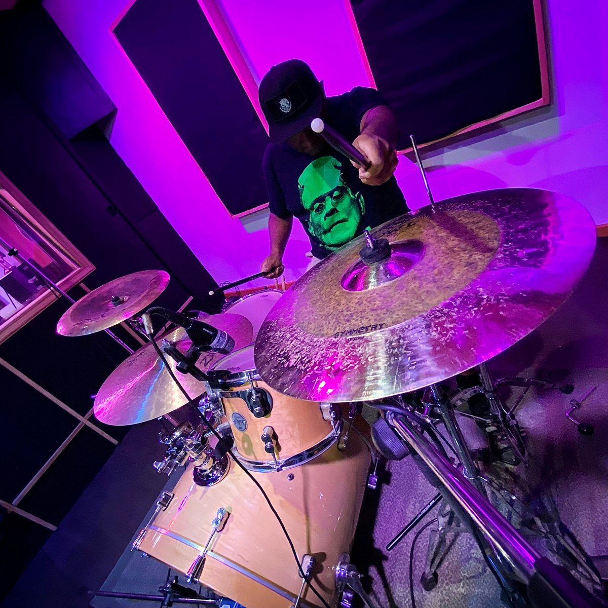 frankensteinsmx's tweet photo. Sesión de grabación 2024.
@elassote @Oil_CP 🎸🎹🎸🥁 https://t.co/ImpGsleiKR