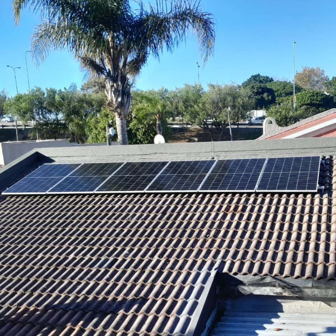 New in Bellville: 12 JA Solar 410W panels, 8kW Solax X1 Hybrid inverter, and a 5.8kWh Solax battery! Another home powered by sustainable solar energy.

#SolarEnergy #Solar #RenewablePower #CompleteOfficeSolutions #Bellville