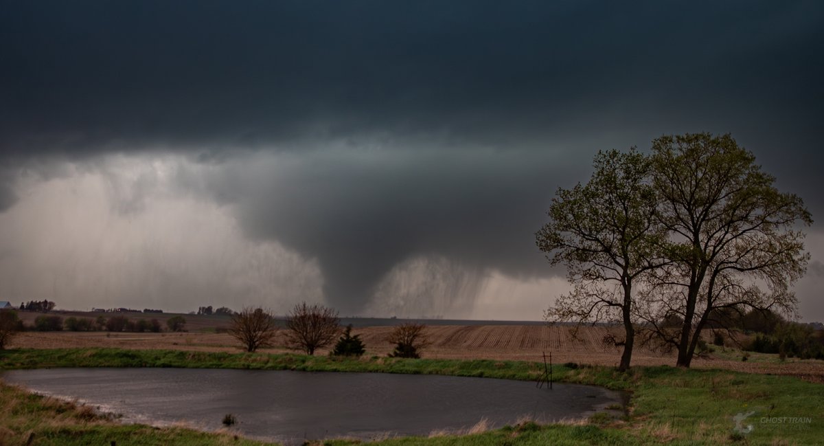 Finally getting around to some of the photos from the NE/IA tornado outbreak on Friday...what a wild day that was.