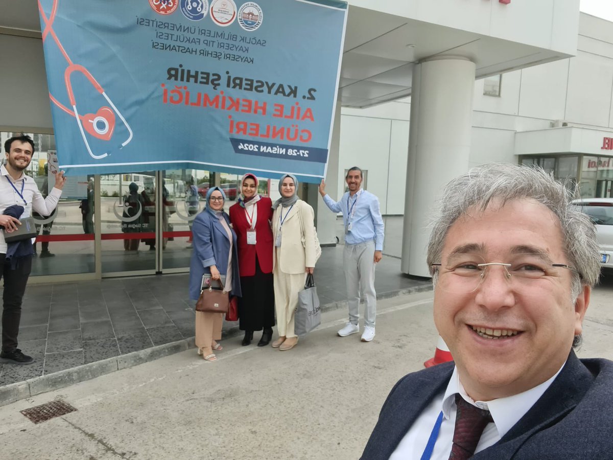 aliramazanbenli's tweet photo. Organizasyon ekibimize yoğun emeklerinden dolayı teşekkür ederim.
#kayserişehirhastanesi
#sbukayseritıp
#ailehekimligi
#tahud https://t.co/hlgjdDOXSh