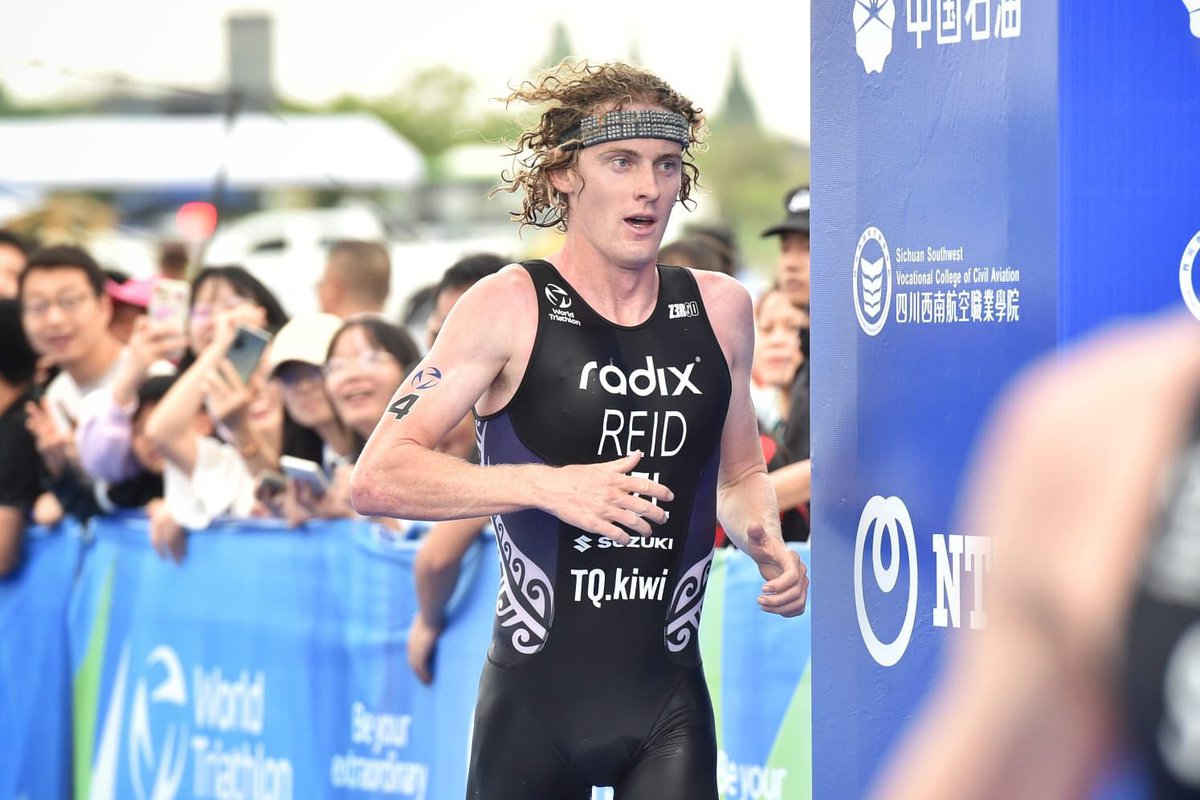 Your Top 3 in Chengdu 👊 GB’s showman Max Stapley 🇬🇧🥇 Germany’s breakaway king Jonas Schomburg 🇩🇪🥈 New Zealand’s rock-hard Tayler Reid 🇳🇿🥉 📸 Janos Schmidt #Triathlon #OlympicTRI #PathsToParis