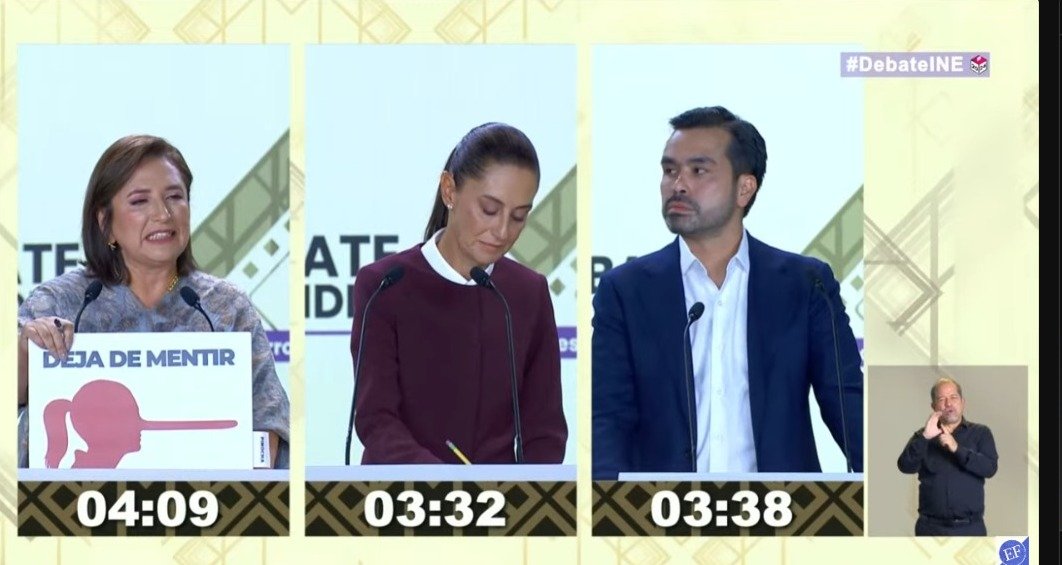 HonneyBls's tweet photo. POR QUE ES TAN SURREAL EL DEBATE JAJAJAJA  #DebateINE https://t.co/mGFB54ror6