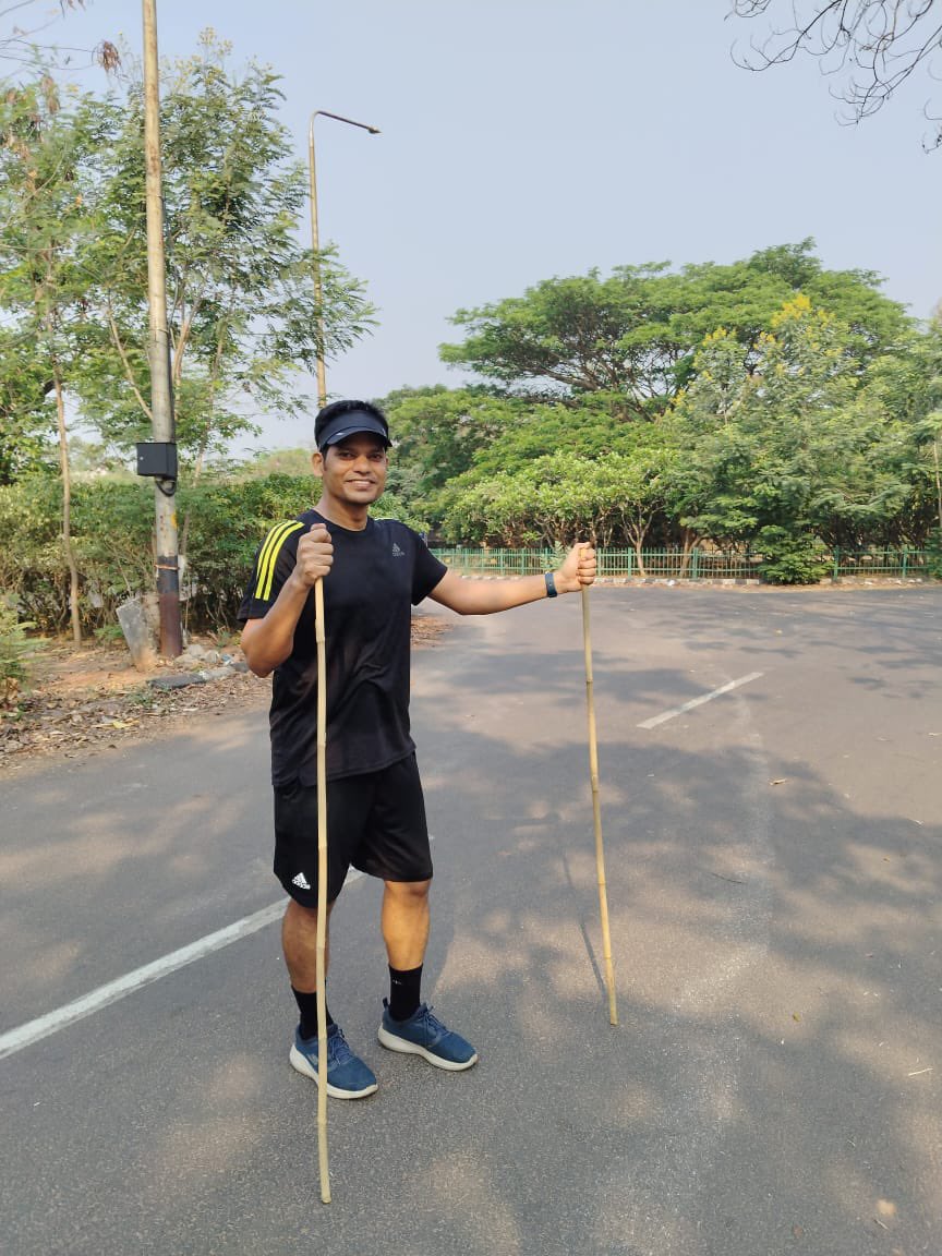 cachandrakant's tweet photo. Good morning!! Walked 5km today to start the week. Daily and small progress towards my fitness goal 😀🥰
#walking #fitness #HealthSIP Happy to get back the bamboo sticks I used during eastern Himalayas trekking 🥰 https://t.co/3PNaY8ULAv