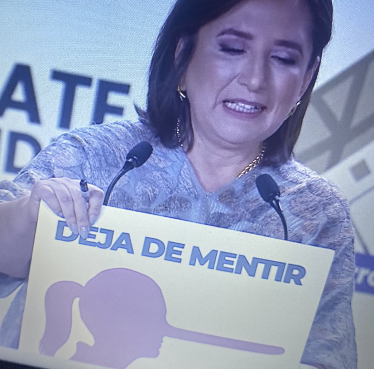 VatoFin0's tweet photo. Yo cuando mi ex cuenta porque terminamos #DebateINE https://t.co/FjO0Qi7vSI