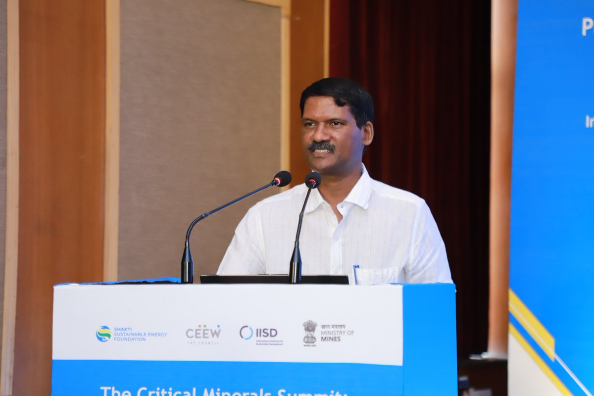 Ministry of Mines (@minesminindia) on Twitter photo Shri V L Kantha Rao, Secretary, <a href="/MinesMinIndia/">Ministry of Mines</a> delivered the Keynote Address on the future of Critical Minerals in India at The Critical Mineral Summit: Enhancing Beneficiation and Processing Capabilities today. In his address, Shri Rao pointed out that India's rapid economic Shri V L Kantha Rao, Secretary, <a href="/MinesMinIndia/">Ministry of Mines</a> delivered the Keynote Address on the future of Critical Minerals in India at The Critical Mineral Summit: Enhancing Beneficiation and Processing Capabilities today. In his address, Shri Rao pointed out that India's rapid economic