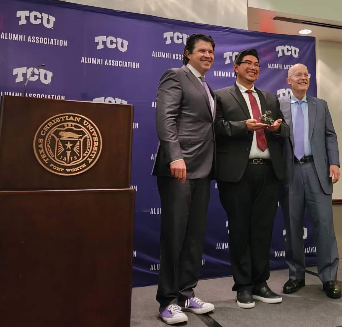 ⌬ Alan E. Enciso ⌬ tweet media