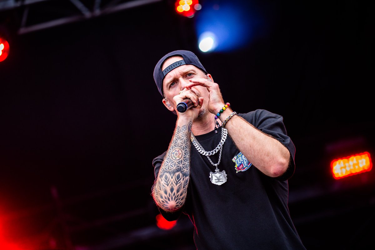 playbackfes's tweet photo. -------------
Def Tech
-------------
DAY2のオープニングを飾ってくれたのはDef Tech
二人のグッドバイブスに会場もハッピーオーラ全開です🌈
@Def_Tech
#DefTech #playbackfes #PBF #舞鶴プレイバックフェス #舞鶴
Photo:オイケカオリ https://t.co/Y1CF2e9ono