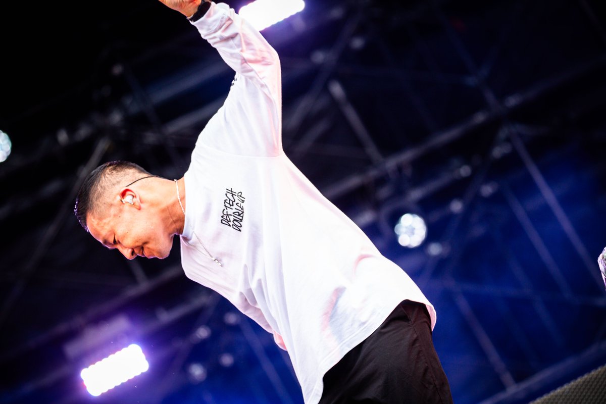 playbackfes's tweet photo. -------------
Def Tech
-------------
DAY2のオープニングを飾ってくれたのはDef Tech
二人のグッドバイブスに会場もハッピーオーラ全開です🌈
@Def_Tech
#DefTech #playbackfes #PBF #舞鶴プレイバックフェス #舞鶴
Photo:オイケカオリ https://t.co/Y1CF2e9ono