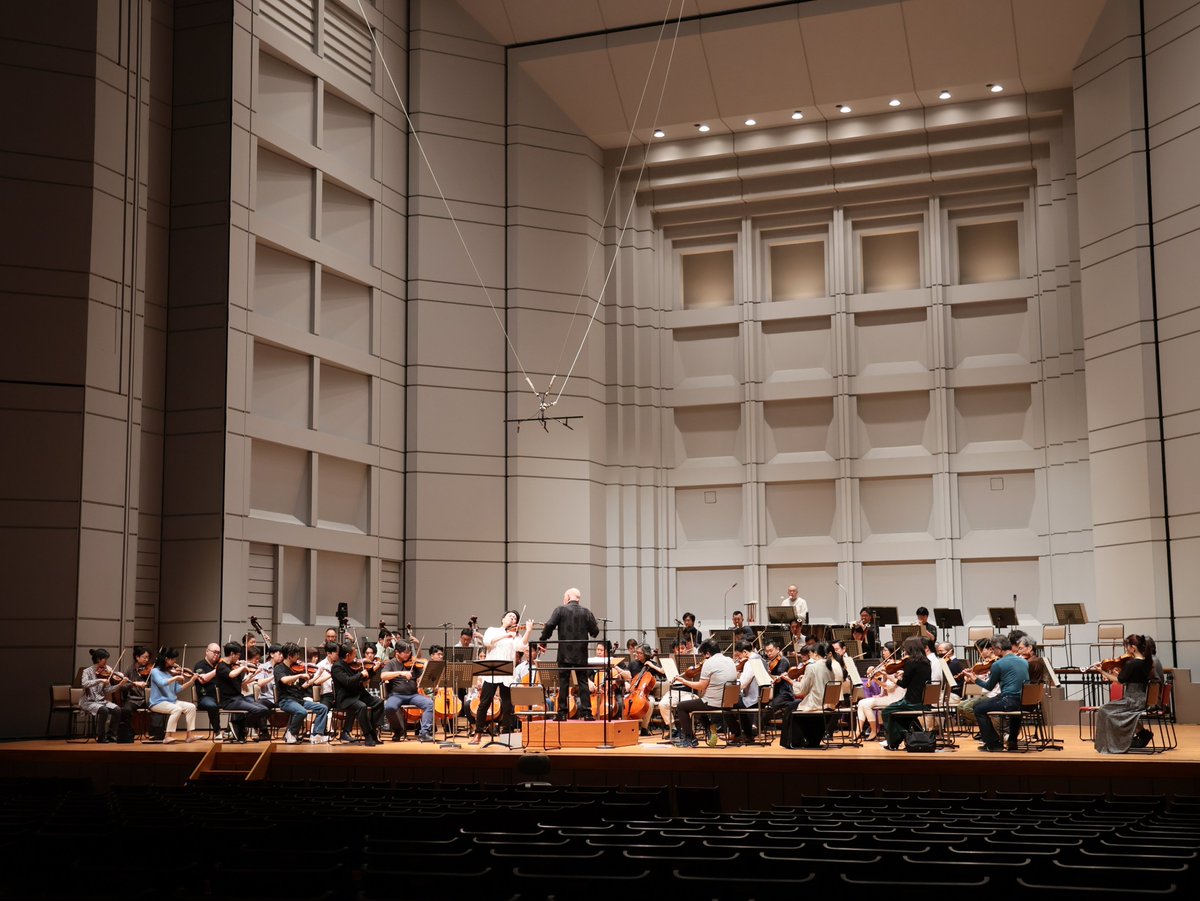 NHKSO_Tokyo's tweet photo. #N響 オーチャード定期 第128回

本日4/29 #オーチャードホール で開催の #N響オーチャード定期 会場練習(ゲネプロ)の模様📸
#クリストフ・エッシェンバッハ 指揮、#岡本誠司 独奏で贈るシューマン&ブラームスの世界🎶

#nhkso #Schumann #Brahms #ChristophEschenbach

本日15:30開演(当日券14:30から販売)。ご期待ください✨

[公演詳細]
https://t.co/5SMLABq9ya