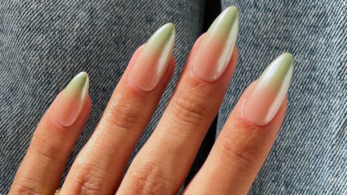 From brights to pastels, the ombré summer manicure is already trending despite the gloomy weather. vogue.cm/bWRsk1z