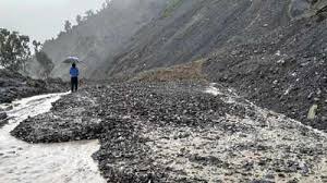 Heavy rain is continuing in Ramban, Jammu and Kashmir. Due to which the administration has ordered to keep all schools closed.

#JammuandKashmirWeather #Jammukashmir #heavyrainfall #Ramban #RCBvsGT #CSKvsSRH