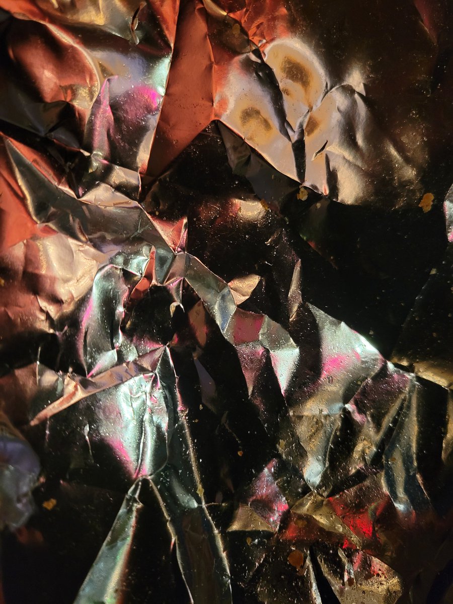 staring drunkenly at the splayed-open chip bag on our table at the bar and was so struck by its beauty I took a photo and it really is that beautiful