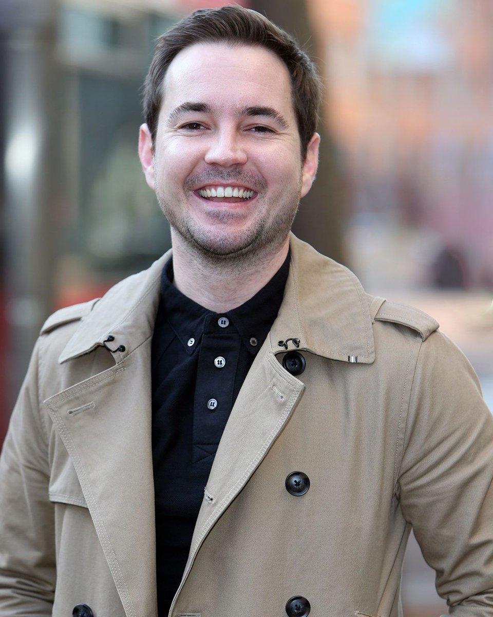 PIC OF THE DAY Martin is all smiles as he arrives at the ITV Studios for an appearance on 'This Morning' where he discusses his role as Peter Manuel in the spine chilling ITV Drama, 'In Plain Sight' ~ December 2016 #MartinCompston @martin_compston