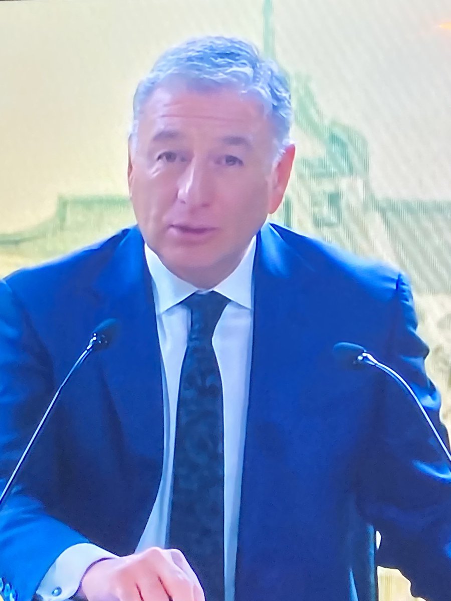 Ok, pero por qué eligieron a Robert De Niro como moderador del #DebateINE? #DebatePresidencial2024