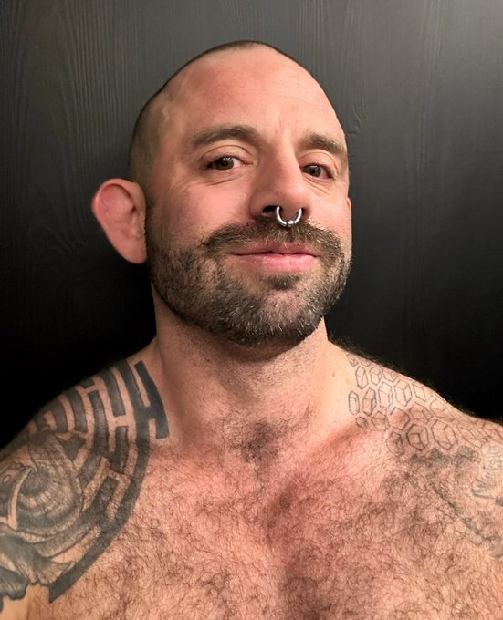 Watch Bull Barrett 🇬🇧💪🏻's leaked NSFW photo on TwXstars