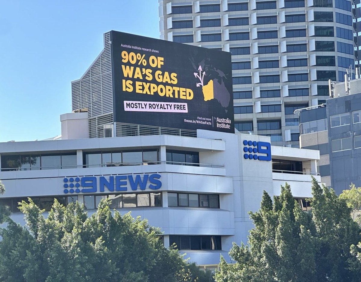 New Australia Institute billboard in central Perth explaining to Western Australians how badly they are being swindled by the foreign owned gas companies who: 
🔥Export 90% of WAs gas
🔥Price gouge Western Australians.
🔥Get most of the gas for free

australiainstitute.org.au/post/western-a…