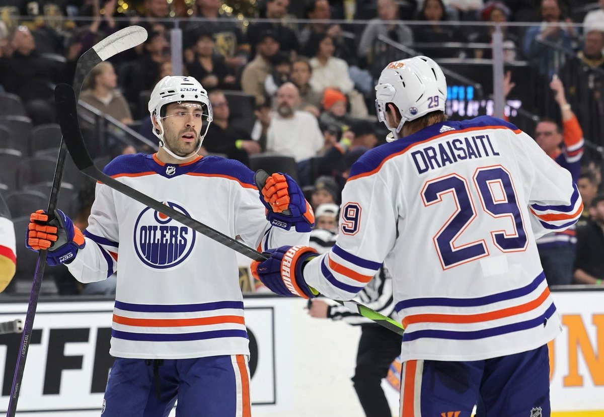 Evan Bouchard scores his first goal of the playoffs on the power-play to give the #Oilers a 1-0 lead in the second period!

With the assist, Leon Draisaitl records his 34th career NHL playoff power-play point, passing Paul Coffey and Esa Tikkanen for the sixth-most in...[1/2]