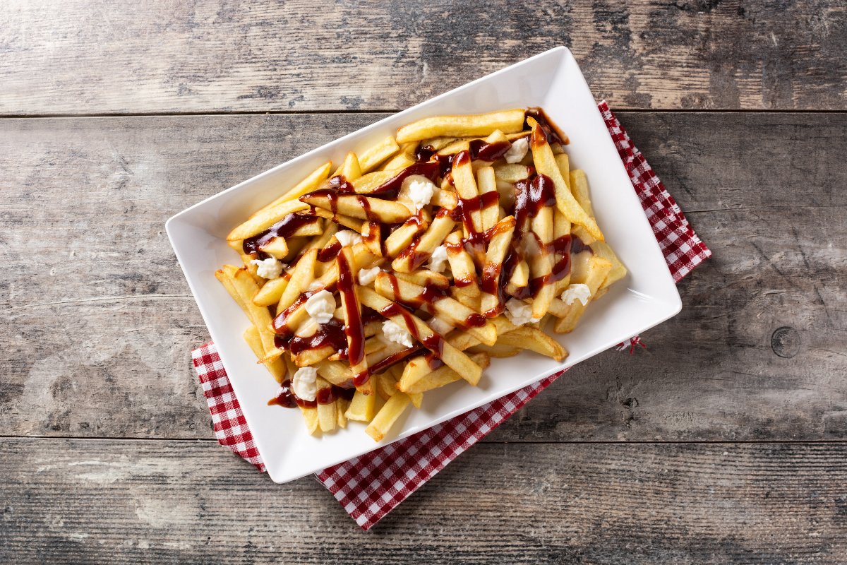 Travalora_Guide's tweet photo. Poutine is a popular Canadian dish originating from Quebec. It consists of crispy French fries topped with cheese curds and smothered in rich gravy.
#poutine, #poutinefries, #smokespoutinerie, #poutinelove, #vladimirpoutine, #poutinefest, #poutinelover, #poutinerie, #poutines https://t.co/ObhcHDkr8O