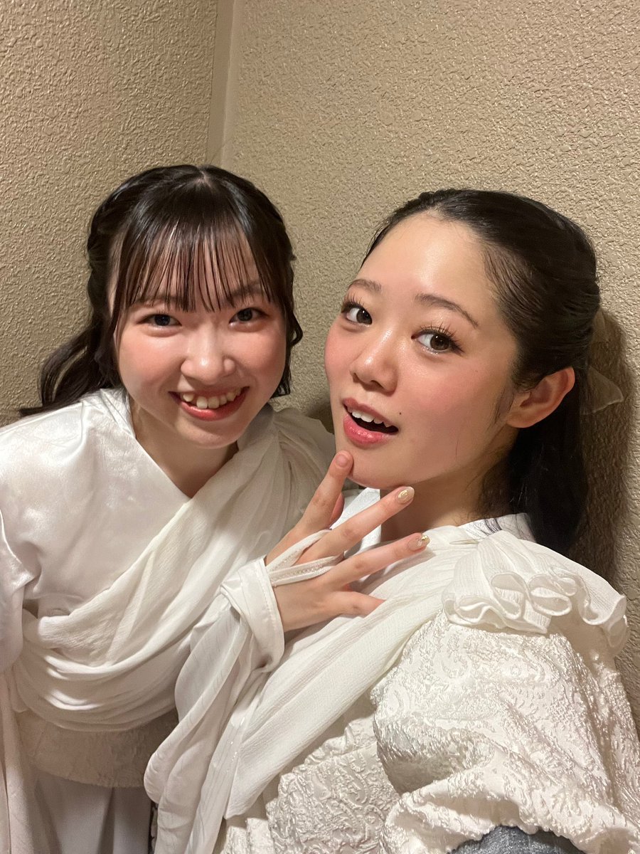 公演終わってしまってとっても寂しいです🥺エーデル朗読劇ロスです…

エーデルの皆さんの「エーデル朗読劇振り返り生放送」楽しみです💕

大好きなエーデルの皆さん、ゆうりちゃんとご一緒できて本当に幸せでした。
ありがとうございました🙇🏻‍♀️💕💕
#エーデル朗読劇 #朗読劇エリュシオン